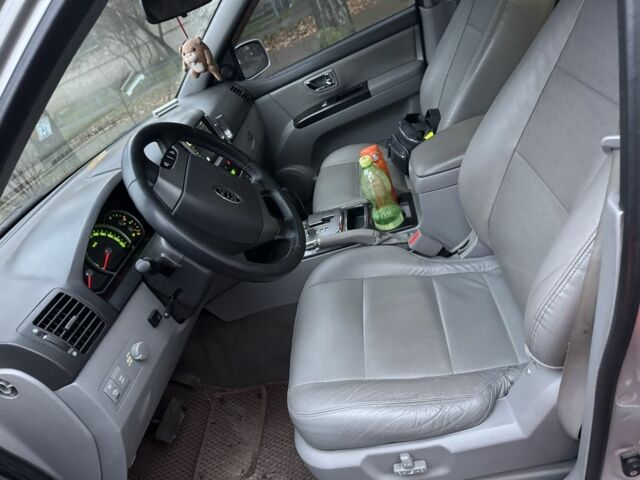 Серый Киа Соренто, объемом двигателя 3.3 л и пробегом 230 тыс. км за 8700 $, фото 9 на Automoto.ua