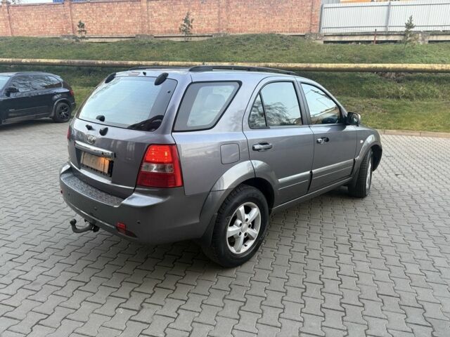 Серый Киа Соренто, объемом двигателя 2.5 л и пробегом 289 тыс. км за 3943 $, фото 1 на Automoto.ua