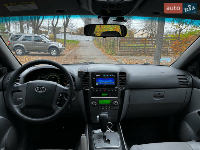 Серый Киа Соренто, объемом двигателя 2.5 л и пробегом 251 тыс. км за 7490 $, фото 21 на Automoto.ua