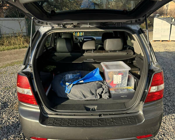 Сірий Кіа Соренто, об'ємом двигуна 3.3 л та пробігом 267 тис. км за 7700 $, фото 25 на Automoto.ua