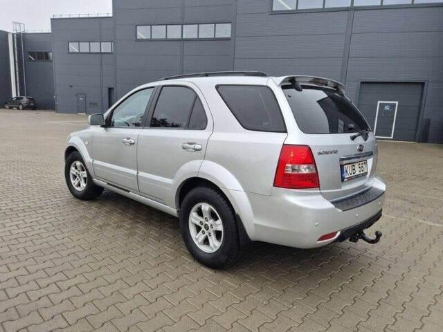 Серый Киа Соренто, объемом двигателя 2.5 л и пробегом 250 тыс. км за 3785 $, фото 2 на Automoto.ua