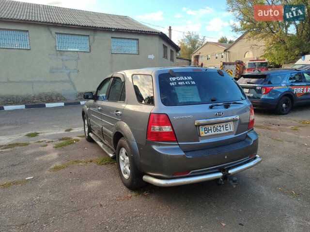 Серый Киа Соренто, объемом двигателя 2.5 л и пробегом 290 тыс. км за 8500 $, фото 3 на Automoto.ua