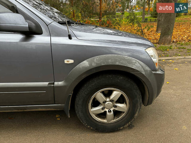 Серый Киа Соренто, объемом двигателя 2.5 л и пробегом 251 тыс. км за 7490 $, фото 4 на Automoto.ua