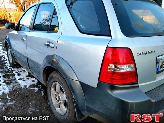 Серый Киа Соренто, объемом двигателя 2.5 л и пробегом 220 тыс. км за 8300 $, фото 3 на Automoto.ua