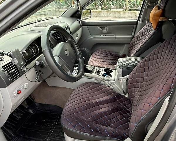Серый Киа Соренто, объемом двигателя 2.5 л и пробегом 224 тыс. км за 7800 $, фото 6 на Automoto.ua