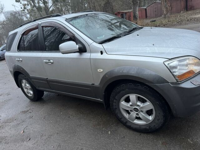 Серый Киа Соренто, объемом двигателя 3.3 л и пробегом 230 тыс. км за 8700 $, фото 2 на Automoto.ua