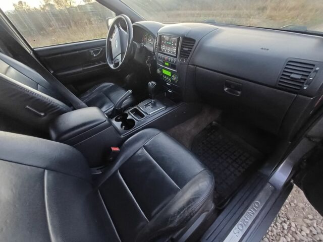 Серый Киа Соренто, объемом двигателя 0 л и пробегом 300 тыс. км за 4600 $, фото 5 на Automoto.ua