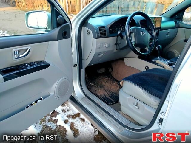 Серый Киа Соренто, объемом двигателя 2.5 л и пробегом 220 тыс. км за 8300 $, фото 9 на Automoto.ua