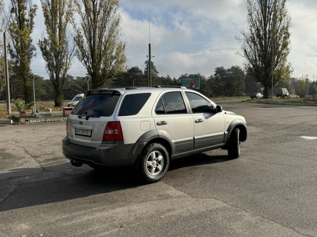 Серый Киа Соренто, объемом двигателя 2.5 л и пробегом 350 тыс. км за 8500 $, фото 5 на Automoto.ua