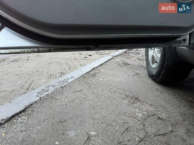 Серый Киа Соренто, объемом двигателя 3.3 л и пробегом 230 тыс. км за 8700 $, фото 13 на Automoto.ua