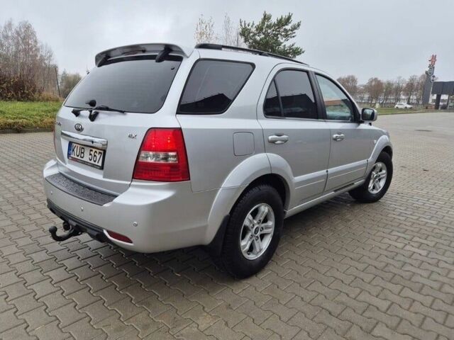 Серый Киа Соренто, объемом двигателя 2.5 л и пробегом 250 тыс. км за 3785 $, фото 3 на Automoto.ua