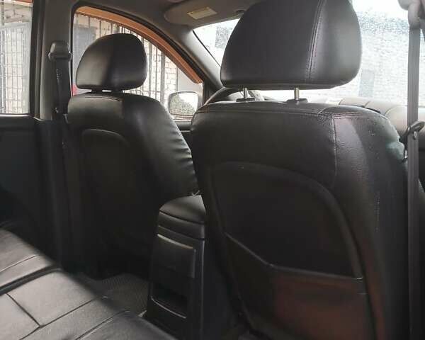 Серый Киа Соренто, объемом двигателя 2.5 л и пробегом 280 тыс. км за 9500 $, фото 13 на Automoto.ua