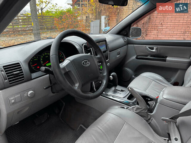 Серый Киа Соренто, объемом двигателя 2.5 л и пробегом 251 тыс. км за 7490 $, фото 11 на Automoto.ua