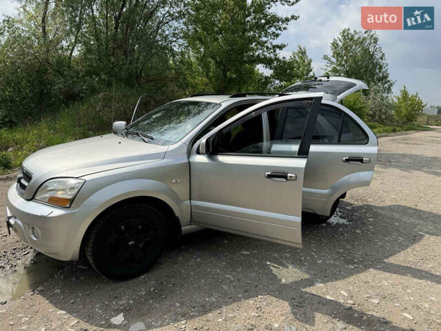 Сірий Кіа Соренто, об'ємом двигуна 2.5 л та пробігом 290 тис. км за 4800 $, фото 8 на Automoto.ua