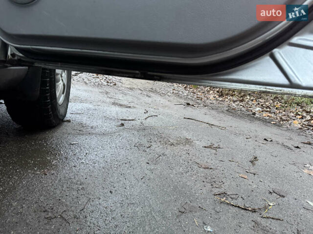 Серый Киа Соренто, объемом двигателя 3.3 л и пробегом 230 тыс. км за 8700 $, фото 6 на Automoto.ua