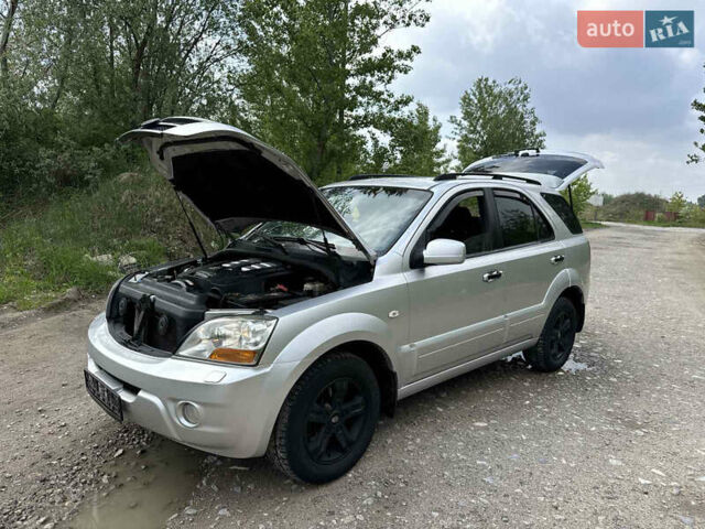 Сірий Кіа Соренто, об'ємом двигуна 2.5 л та пробігом 290 тис. км за 4800 $, фото 10 на Automoto.ua