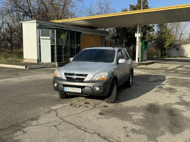 Серый Киа Соренто, объемом двигателя 2.5 л и пробегом 350 тыс. км за 8500 $, фото 1 на Automoto.ua