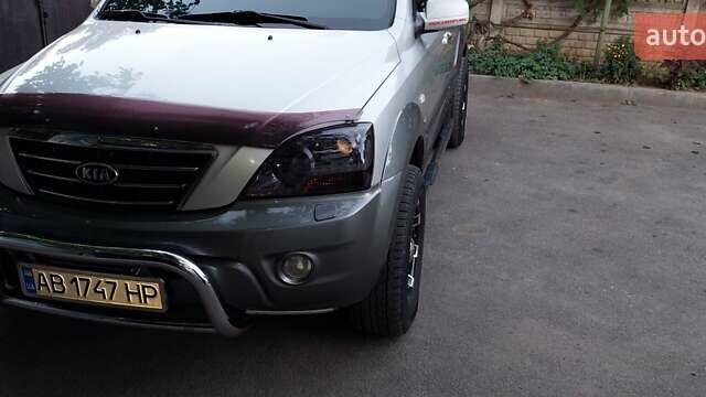 Сірий Кіа Соренто, об'ємом двигуна 2.5 л та пробігом 220 тис. км за 10500 $, фото 4 на Automoto.ua