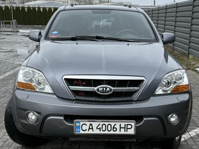 Сірий Кіа Соренто, об'ємом двигуна 2.5 л та пробігом 245 тис. км за 9000 $, фото 1 на Automoto.ua