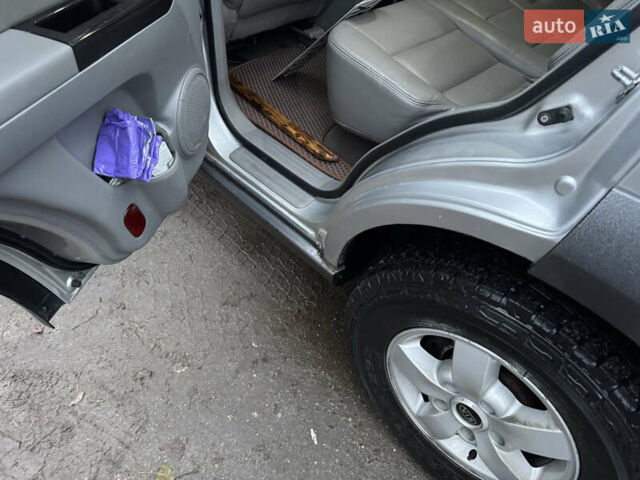 Серый Киа Соренто, объемом двигателя 3.3 л и пробегом 230 тыс. км за 8700 $, фото 18 на Automoto.ua