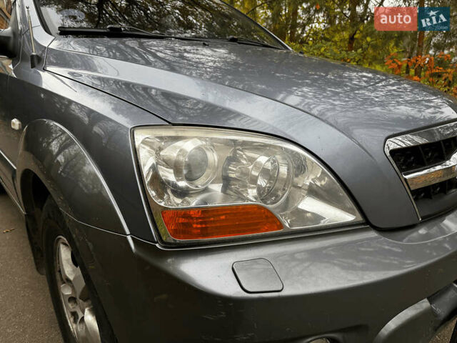 Серый Киа Соренто, объемом двигателя 2.5 л и пробегом 251 тыс. км за 7490 $, фото 3 на Automoto.ua