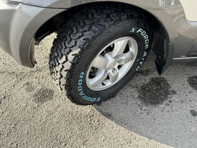 Серый Киа Соренто, объемом двигателя 2.5 л и пробегом 350 тыс. км за 8500 $, фото 9 на Automoto.ua