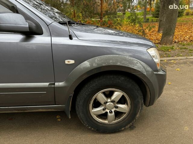 Серый Киа Соренто, объемом двигателя 2.5 л и пробегом 251 тыс. км за 7490 $, фото 4 на Automoto.ua