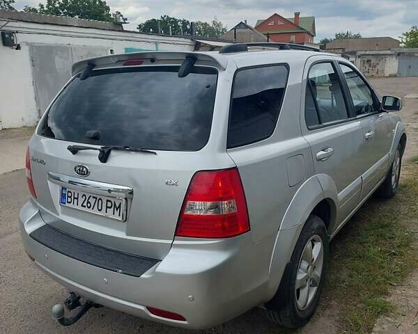 Серый Киа Соренто, объемом двигателя 2.5 л и пробегом 201 тыс. км за 10000 $, фото 2 на Automoto.ua