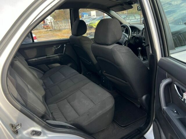 Серый Киа Соренто, объемом двигателя 2.5 л и пробегом 254 тыс. км за 4892 $, фото 6 на Automoto.ua