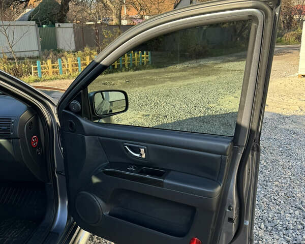 Сірий Кіа Соренто, об'ємом двигуна 3.3 л та пробігом 267 тис. км за 7700 $, фото 28 на Automoto.ua