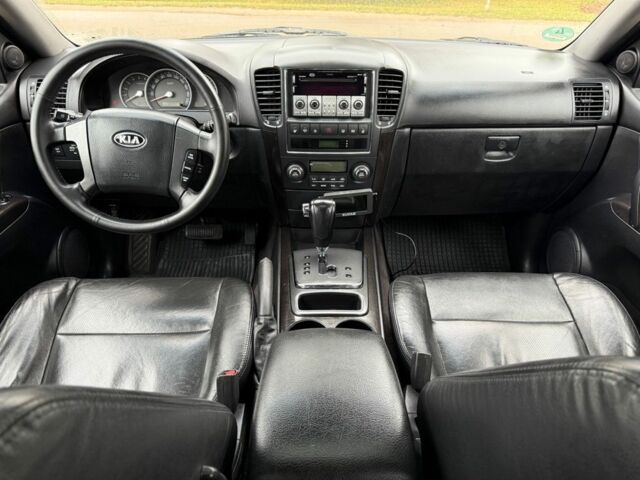 Серый Киа Соренто, объемом двигателя 2.5 л и пробегом 240 тыс. км за 6100 $, фото 9 на Automoto.ua