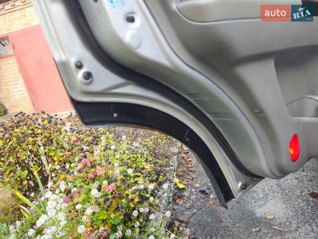 Киа Соренто 2008 в Бердичеве на Automoto.ua Серый Киа Соренто, объемом двигателя 2.5 л и пробегом 270 тыс. км за 4500 $, фото 12 на Automoto.ua