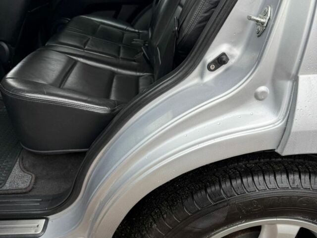 Серый Киа Соренто, объемом двигателя 2.5 л и пробегом 240 тыс. км за 6100 $, фото 13 на Automoto.ua