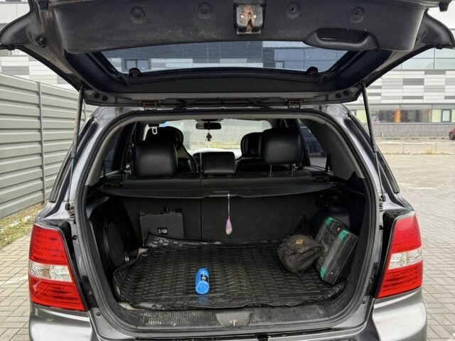 Сірий Кіа Соренто, об'ємом двигуна 2.5 л та пробігом 245 тис. км за 9000 $, фото 5 на Automoto.ua