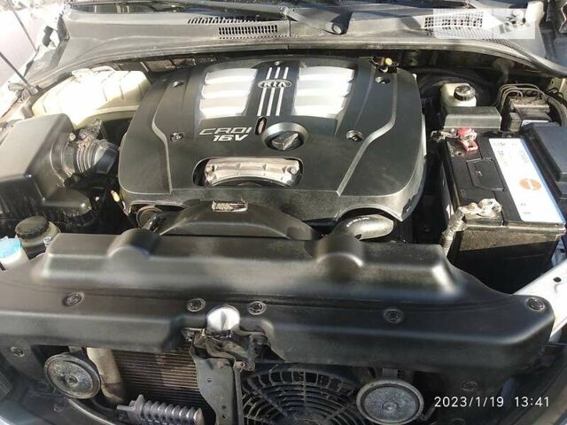 Сірий Кіа Соренто, об'ємом двигуна 2.5 л та пробігом 131 тис. км за 9500 $, фото 1 на Automoto.ua