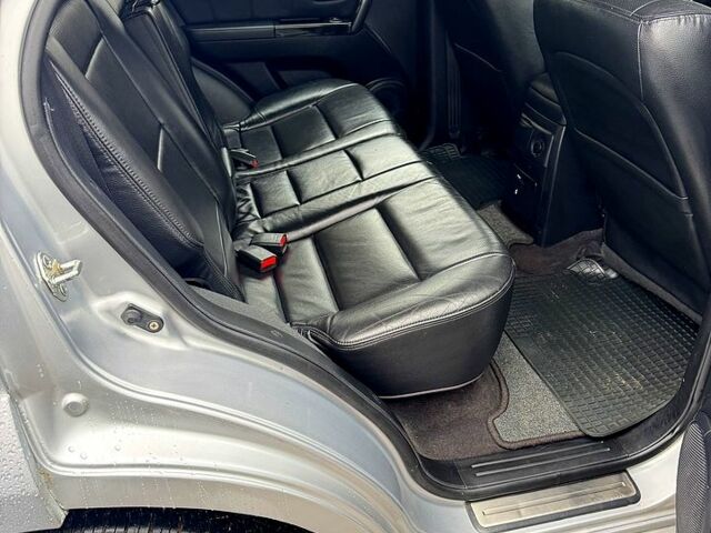 Серый Киа Соренто, объемом двигателя 2.5 л и пробегом 240 тыс. км за 6000 $, фото 10 на Automoto.ua