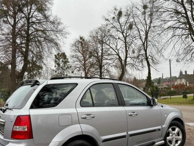 Серый Киа Соренто, объемом двигателя 2.5 л и пробегом 240 тыс. км за 6100 $, фото 4 на Automoto.ua