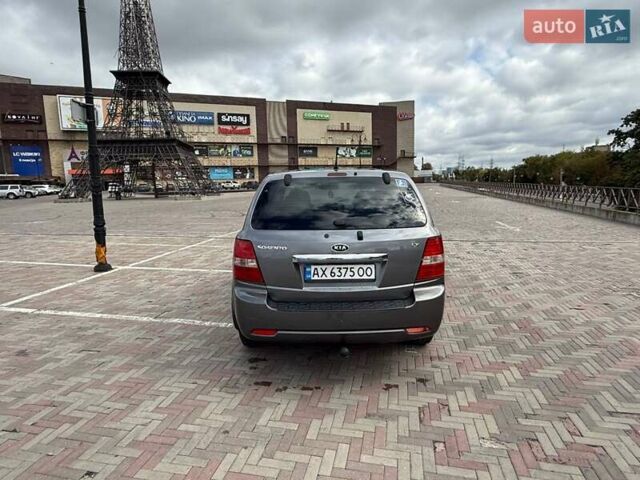 Серый Киа Соренто, объемом двигателя 2.5 л и пробегом 224 тыс. км за 7800 $, фото 12 на Automoto.ua