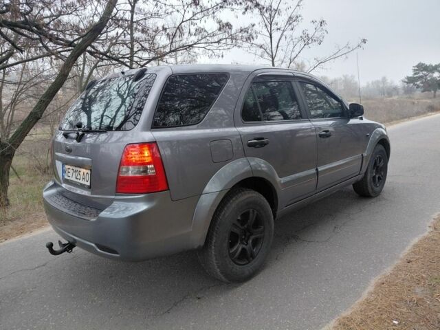 Сірий Кіа Соренто, об'ємом двигуна 2.5 л та пробігом 250 тис. км за 7700 $, фото 3 на Automoto.ua