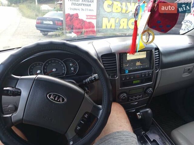 Сірий Кіа Соренто, об'ємом двигуна 2.5 л та пробігом 290 тис. км за 6800 $, фото 4 на Automoto.ua