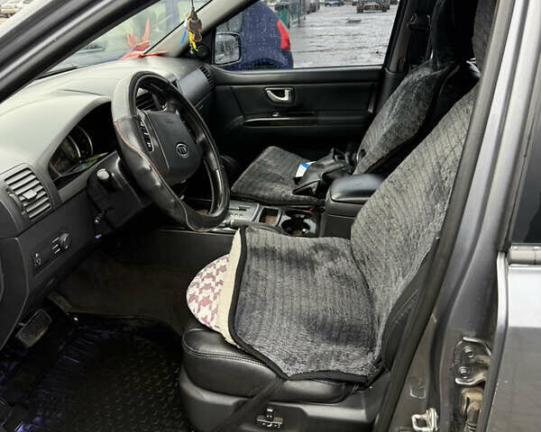 Сірий Кіа Соренто, об'ємом двигуна 2.5 л та пробігом 240 тис. км за 9000 $, фото 15 на Automoto.ua