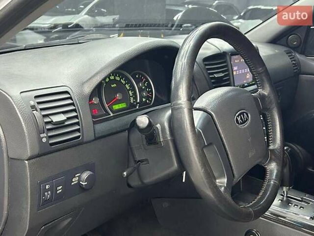 Серый Киа Соренто, объемом двигателя 2.5 л и пробегом 182 тыс. км за 9800 $, фото 7 на Automoto.ua