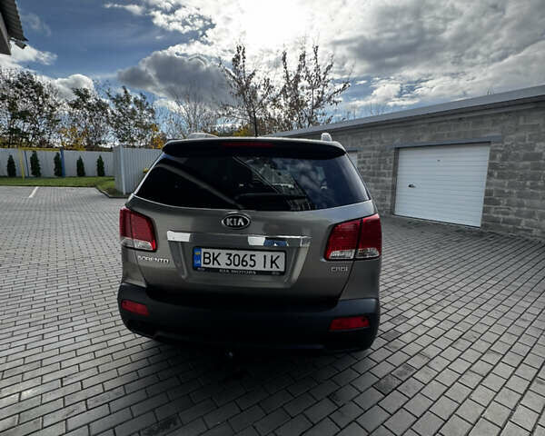 Кіа Соренто 2009 у Рівному на Automoto.ua Сірий Кіа Соренто, об'ємом двигуна 2.2 л та пробігом 265 тис. км за 12500 $, фото 7 на Automoto.ua