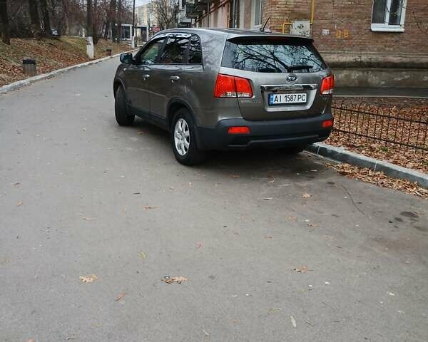 Серый Киа Соренто, объемом двигателя 2 л и пробегом 204 тыс. км за 12700 $, фото 6 на Automoto.ua