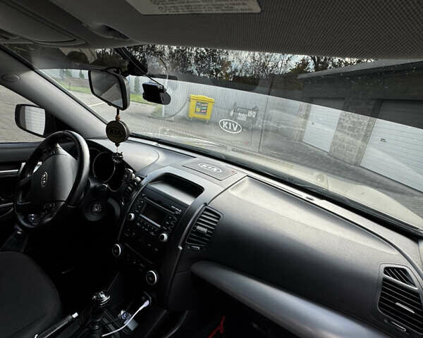 Кіа Соренто 2009 у Рівному на Automoto.ua Сірий Кіа Соренто, об'ємом двигуна 2.2 л та пробігом 265 тис. км за 12500 $, фото 23 на Automoto.ua