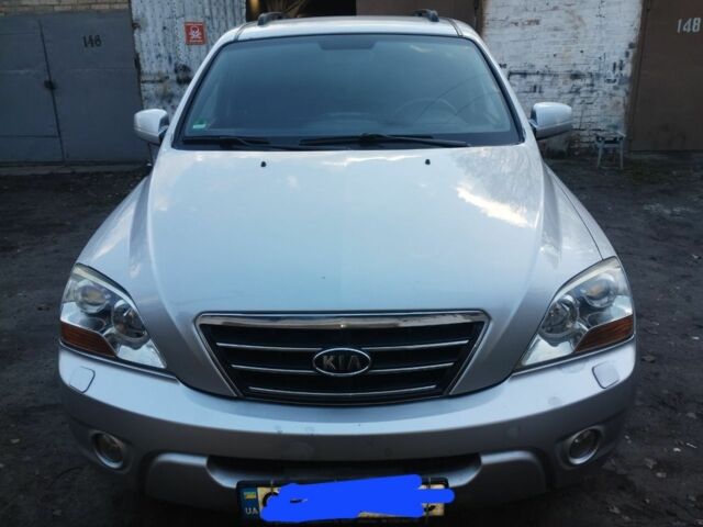 Серый Киа Соренто, объемом двигателя 2.5 л и пробегом 198 тыс. км за 7400 $, фото 2 на Automoto.ua