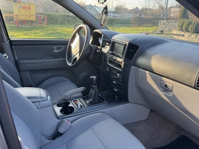 Серый Киа Соренто, объемом двигателя 2.5 л и пробегом 180 тыс. км за 5200 $, фото 5 на Automoto.ua