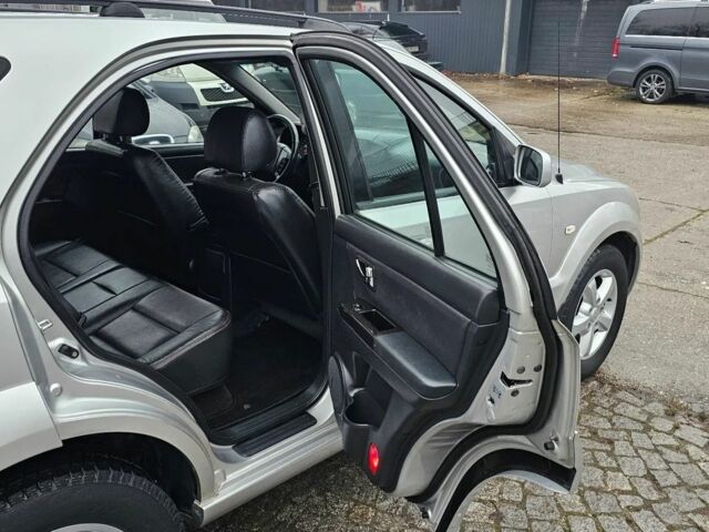 Серый Киа Соренто, объемом двигателя 2.5 л и пробегом 166 тыс. км за 3000 $, фото 10 на Automoto.ua