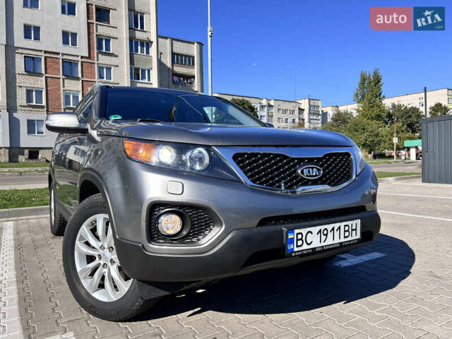 Серый Киа Соренто, объемом двигателя 2.2 л и пробегом 211 тыс. км за 13900 $, фото 3 на Automoto.ua