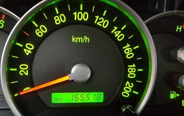 Серый Киа Соренто, объемом двигателя 2.5 л и пробегом 166 тыс. км за 3000 $, фото 19 на Automoto.ua